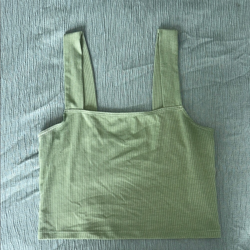 American Eagle Outfitters Green Fitted Crop Tank Top